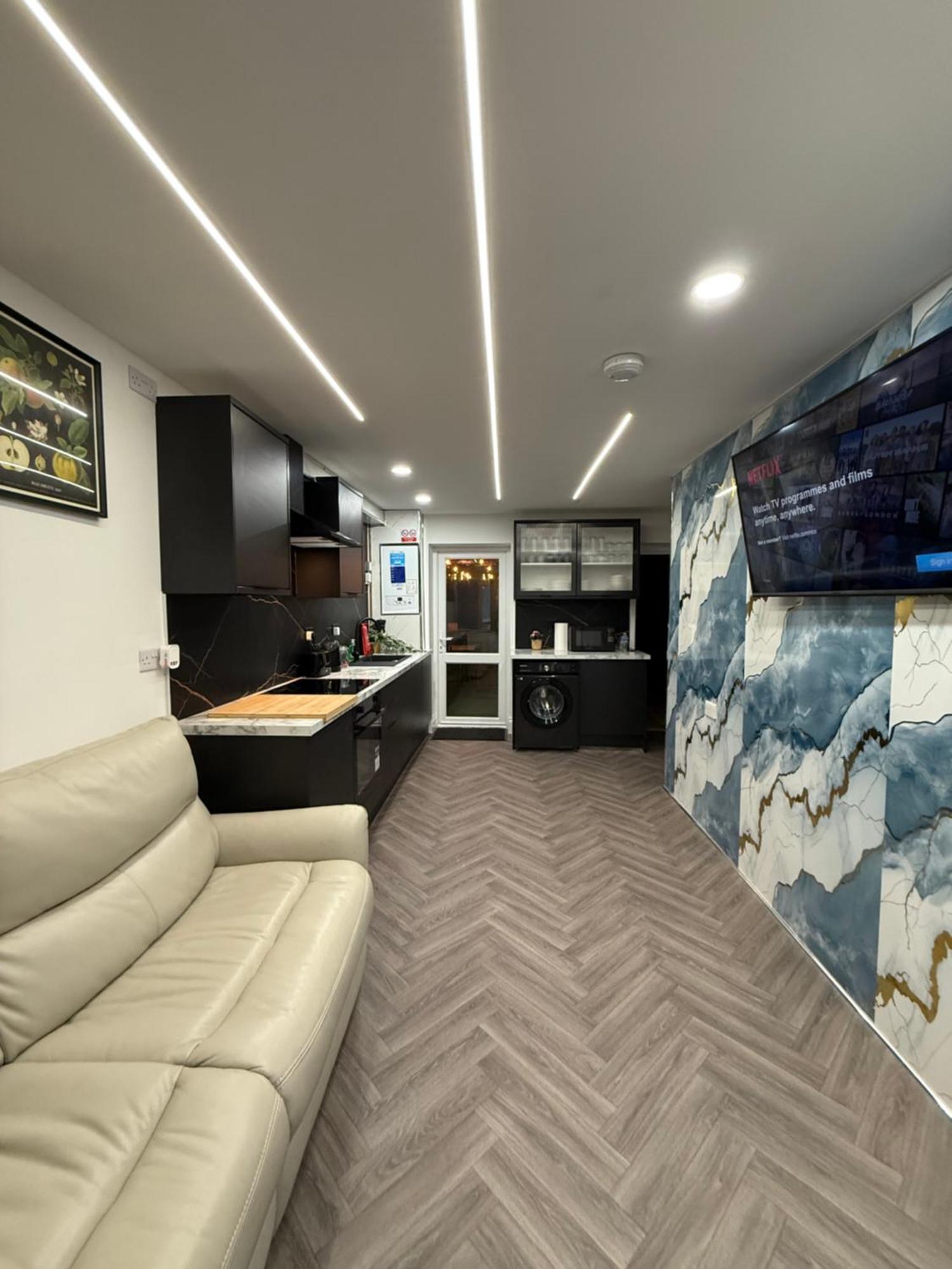 Apartamento Centre- 9 Bed House With Free Parking